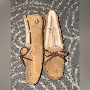 COPY - UGG Dakota - Womens Size 9